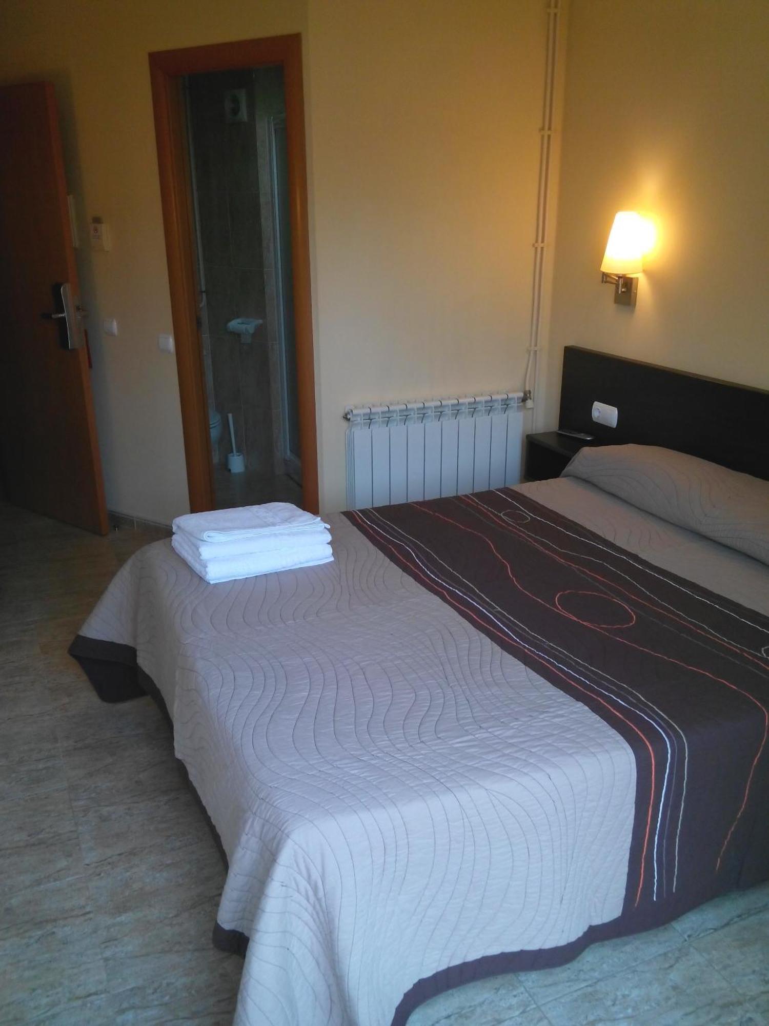 Hostal Sant Sadurni Sant Sadurní dʼAnoia Zimmer foto