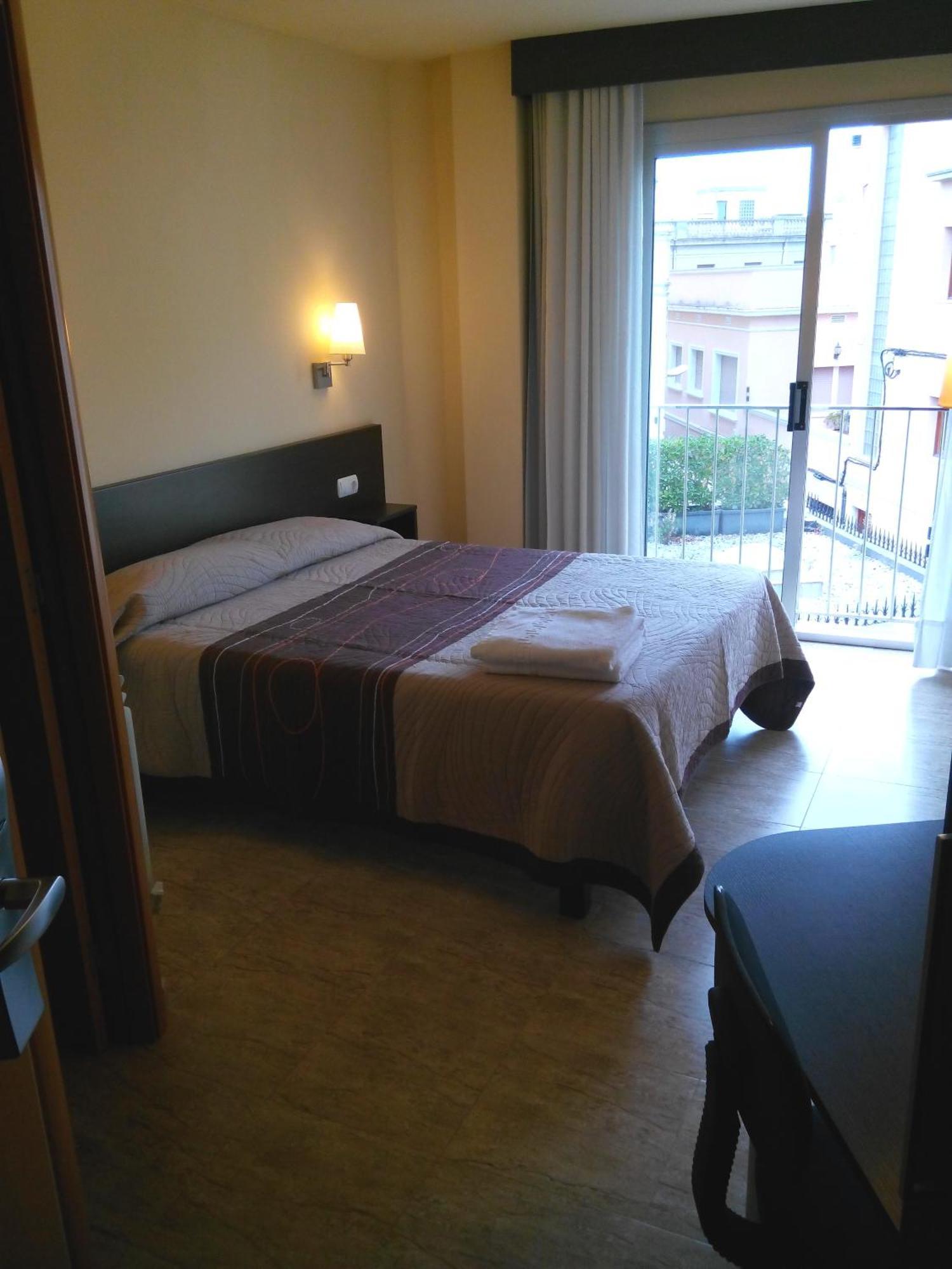 Hostal Sant Sadurni Sant Sadurní dʼAnoia Zimmer foto