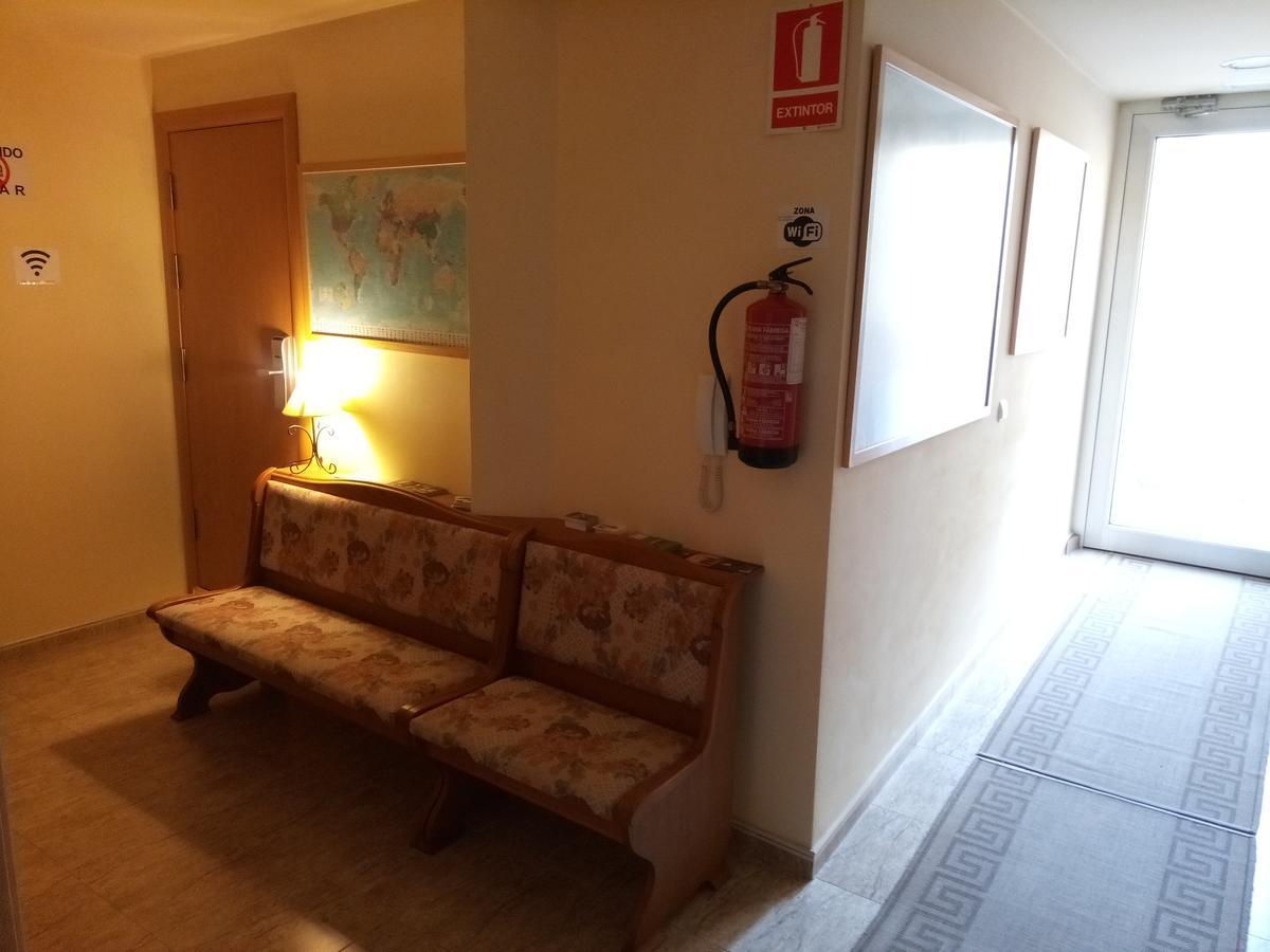 Hostal Sant Sadurni Sant Sadurní dʼAnoia Exterior foto
